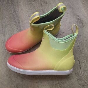 Xtratuf 6" Yellow Aurora Deck Boot. Size 11